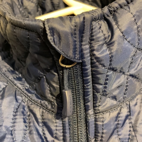 Lands End Quilted Fall jacket - Navy, women’s Small (6-8) - Picture 3 of 6